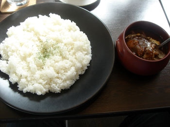 Hutte Manx 大山鶏骨付きチキンカレー激辛